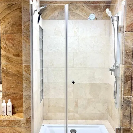 Old Town Elegance - Spacious & Free Private Parking * Βρότσλαβ
